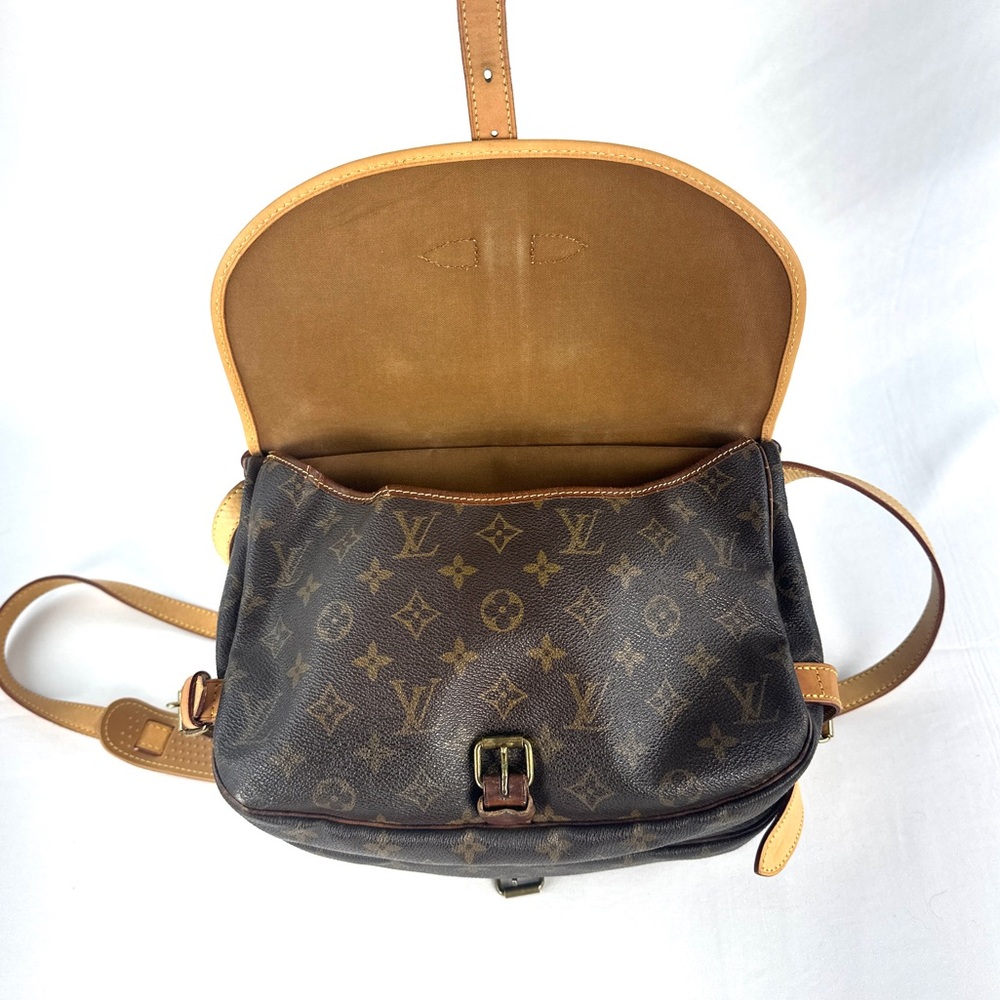 💎 LOUIS VUITTON Monogram Saumur 30 Crossbody - Picture 11 of 14